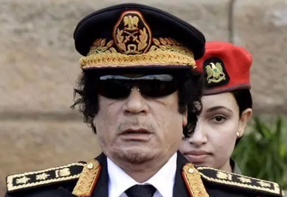 卡扎菲怎么死的_卡扎菲女保镖_卡扎菲被鸡奸
