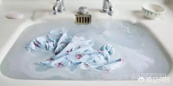 小孩的衣服污渍太多洗多次洗不干净，有没有小妙招？