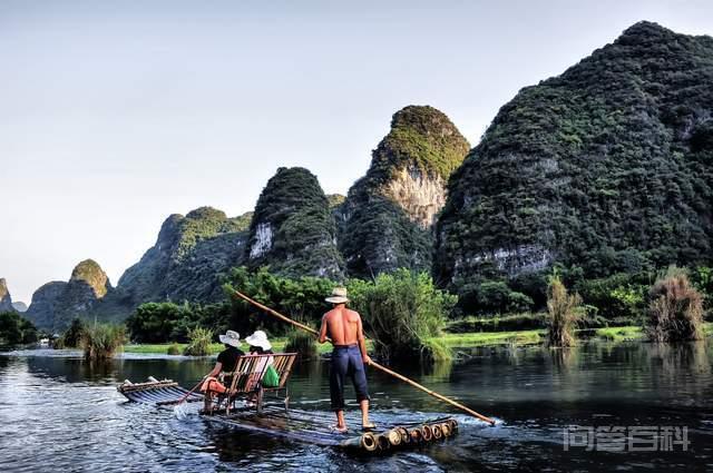 世界上规模最大的岩溶山水游览区之一：桂林市漓江景区，九马画山