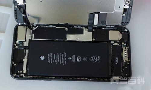 苹果手机的屏幕排线坏了修的话得多少钱？