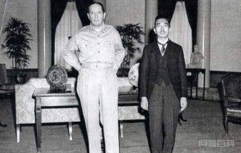 日本投降后，美国将领问天皇：你的下属切腹，你怎么不切腹？