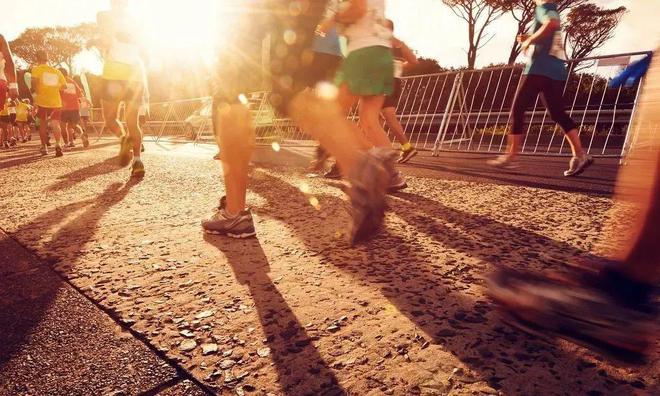 每天坚持晨跑的人，跑多少公里合适？建议把握好分寸