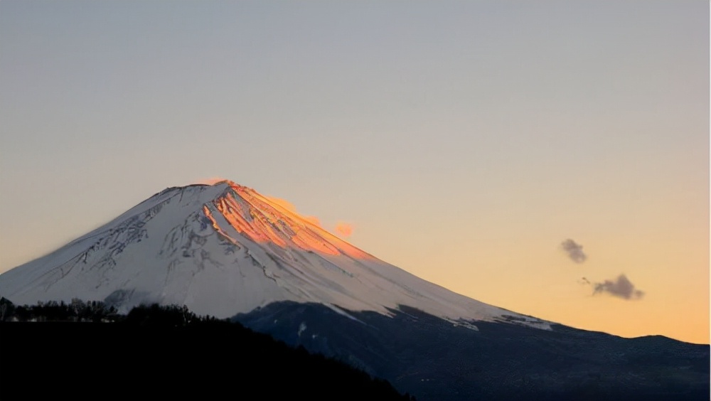 惊慌？沉睡300多年的富士山火山正在活动