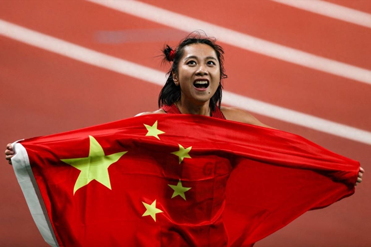 女子100米决赛葛曼棋夺冠