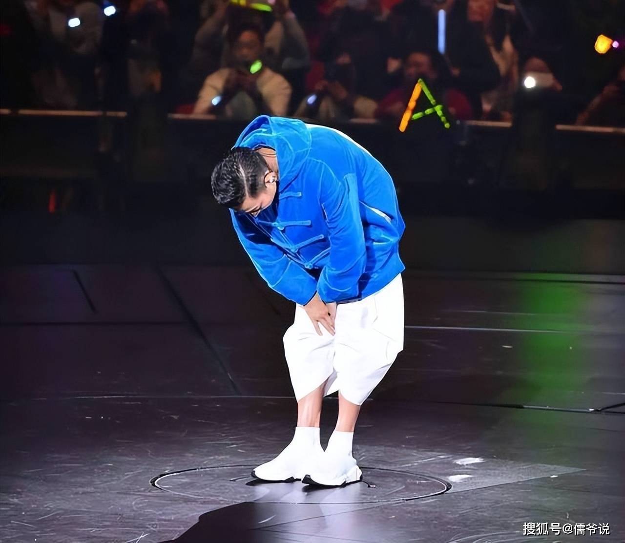 刘德华现身《中国好声音》总决赛，连唱三首经典歌曲，并见证冠军诞生
