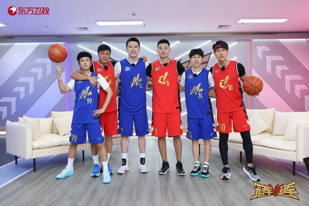 重返热血青春！《冠军对冠军2》刘炜杨鸣上演3v3篮球赛！