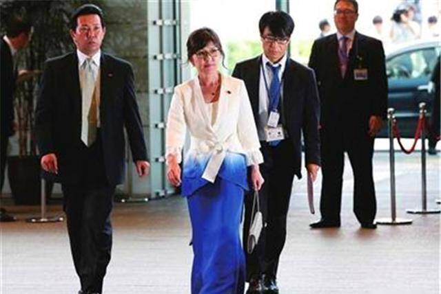 稻田朋美：当年风光无限的女政客，为什么被评为“花瓶”？