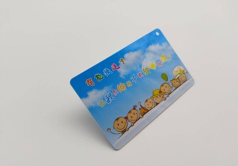 制作同样的幼儿园接送卡，为什么客户说不可以用呢？