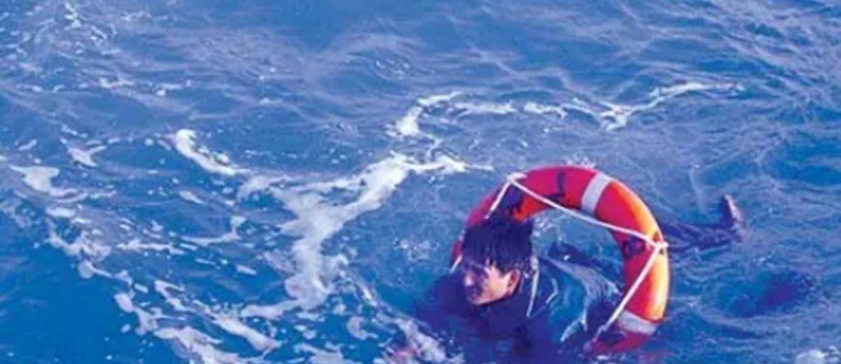 99年烟台大舜号沉船事件，302人获救22人，唯一女幸存者不会游泳