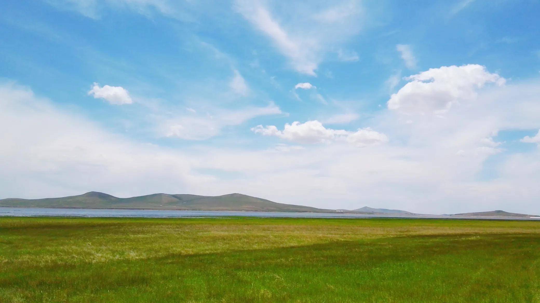 天边草原乌拉盖，《狼图腾》取景地，内蒙古保存最完好的天然草甸
