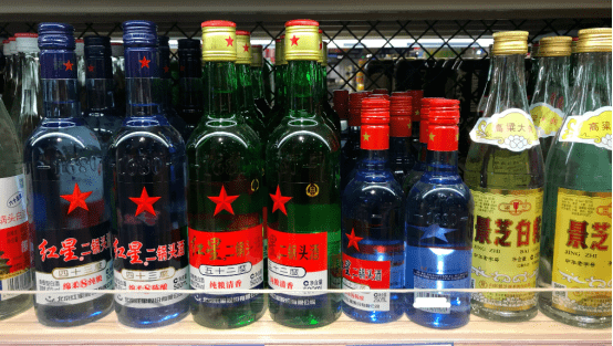 超市员工：临近春节，需要酒的最好提前买，再过几天肯定涨价
