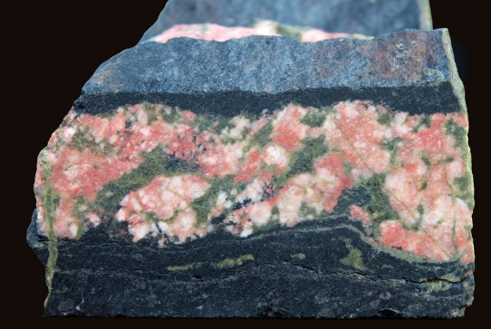 地球上最古老的岩石可能是陨石撞击造成的