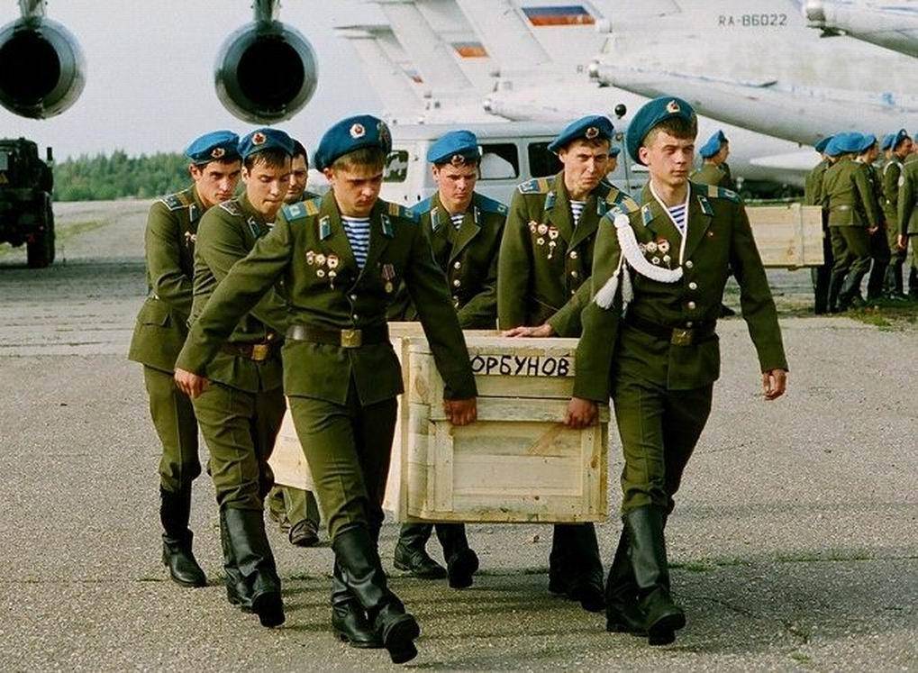 俄乌冲突中俄军在战场上军事运输代号之谜，“代号200”是指什么