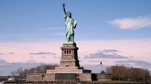 美国自由女神像的历史原型是谁？