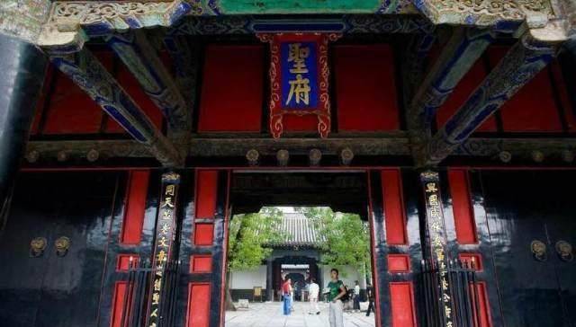 中国最牛的家族：祖宅堪比皇宫，如今祖先名字冠名学院遍布全世界