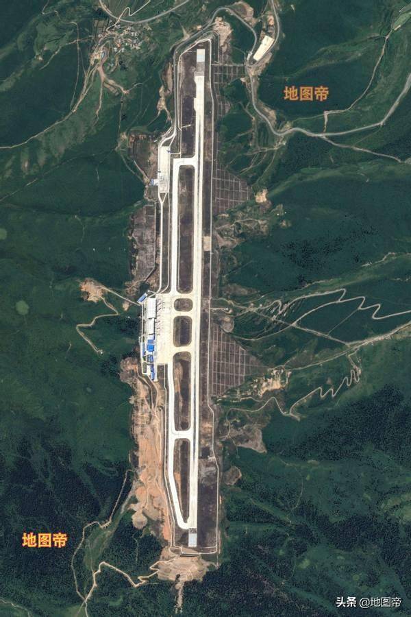 航拍九寨黄龙机场，原来旅客吞吐量过百万，现在2万多