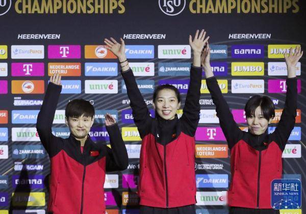 速度滑冰世锦赛：中国队获女子短距离团体铜牌