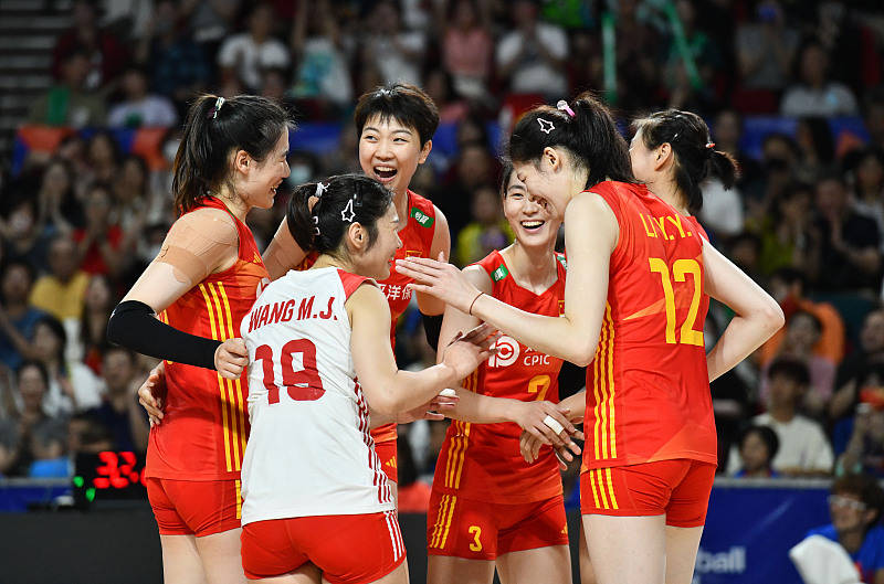 中国女排2-3被逆转，王云蕗卧底级发挥成罪魁，球迷：还不受伤？