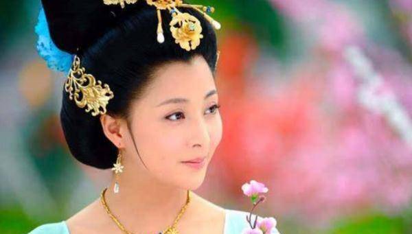 当代人怎样看待杨贵妃这个人? 当代人怎样看待杨贵妃这个人?