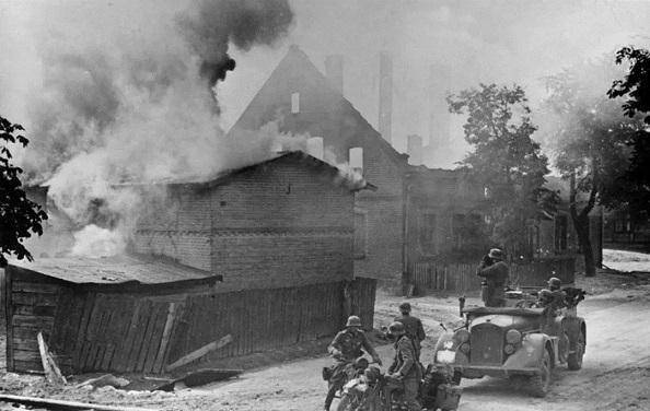 为什么2战开始的标志是德国闪击波兰，而不是918事变或者77事变