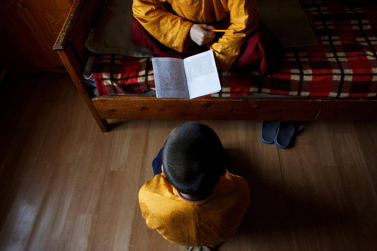 佛教：生活中遇到小人当道，应该怎样化解？看看学佛人怎么说