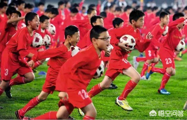 足协判罚尺度宣讲会议记录 中国足协欲再鉴里皮，豪赌世界杯，你认为可行吗？为什么